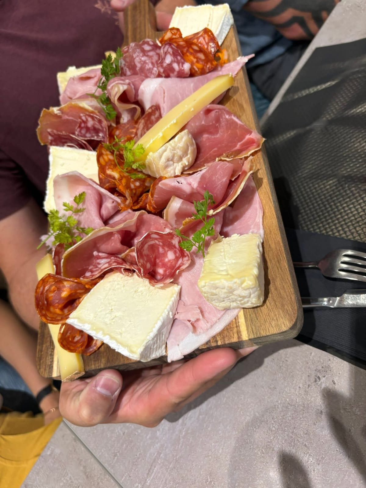 Planche de charcuterie et fromages de l’Auberge de la Vanne