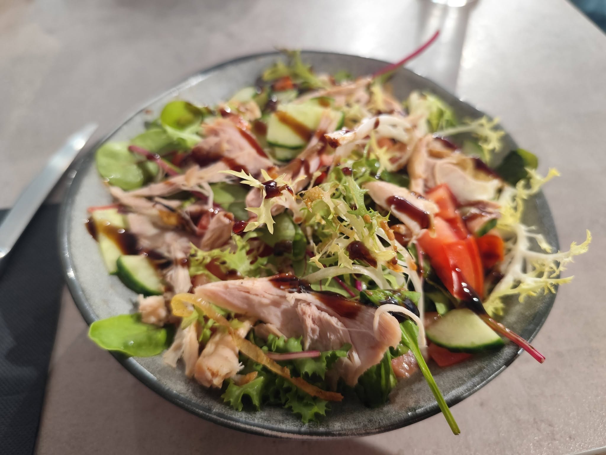 Préparation en cuisine à l’Auberge de la Vanne